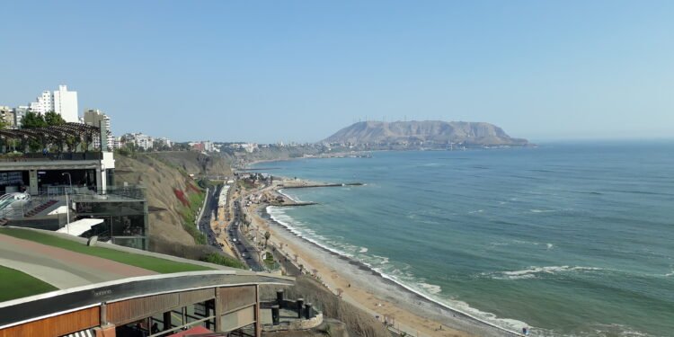   Miraflores o bairro mais famoso de Lima